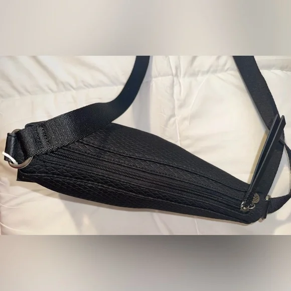 The Sak Black Crossbody Bag NWT - Picture 5 of 8